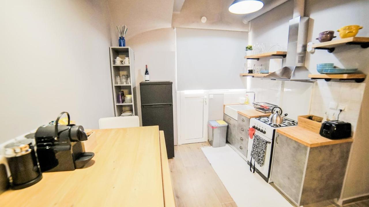 D16 Athens Apartment - 5' Mins To Petralona Metro Luaran gambar